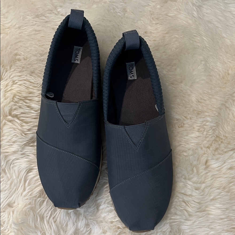 TOMS Resident Shoe Men's Dark Navy Slip-On Loafers